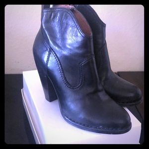 Frye High heel leather boots size 7